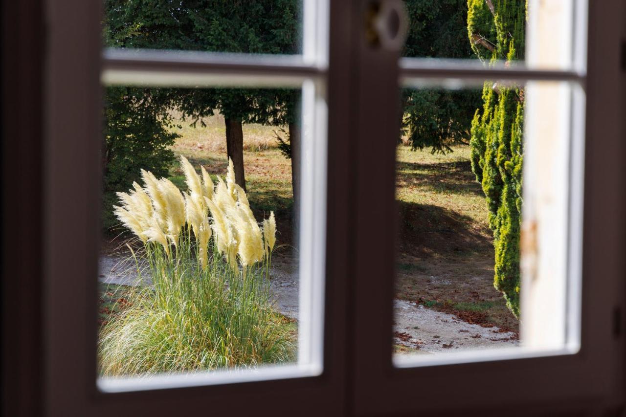 Domaine De Seugnac Alojamento de Acomodação e Pequeno-almoço Pons